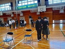 アイマスクと白状体験を実施 台東区立駒形中学校にて　イメージ2